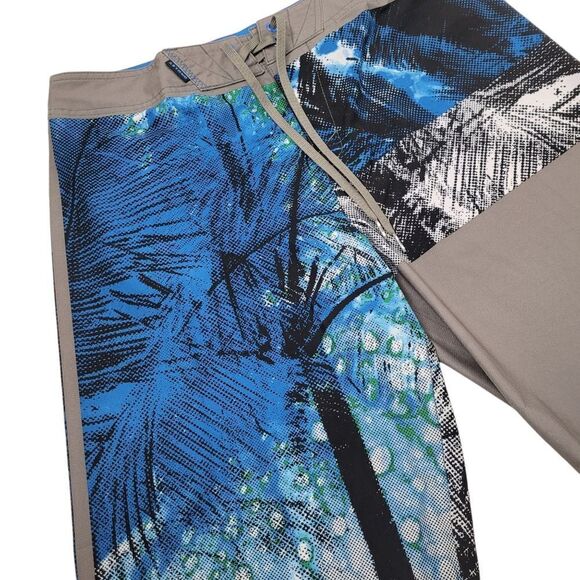 2/$20 Oakley Grey & Blue Swim Pants Size: 34 - Picture 2 of 8